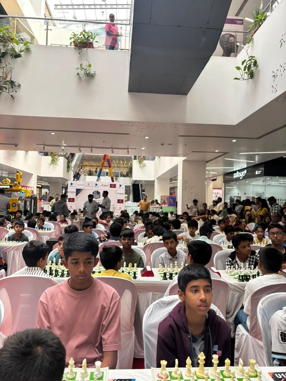The hall at Nexus Centre City during play.